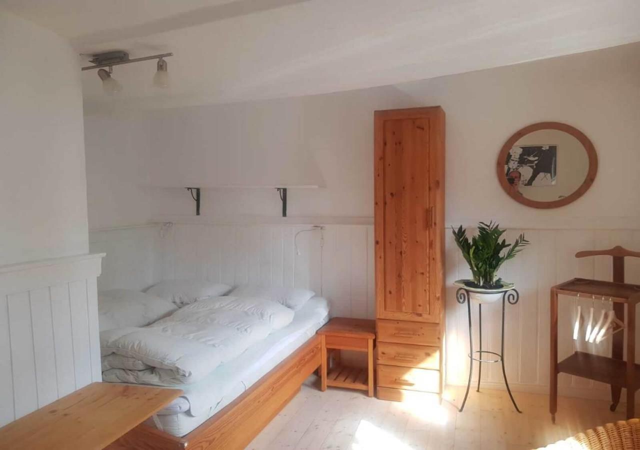Ältestes Haus in Quentel - Ferienwohnung 1 mit kleinem Garten Lichtenau Exterior foto