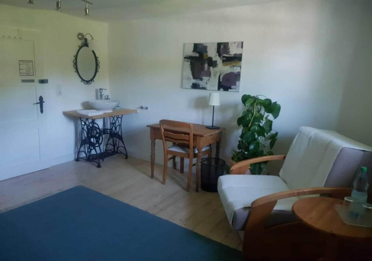 Ältestes Haus in Quentel - Ferienwohnung 1 mit kleinem Garten Lichtenau Exterior foto